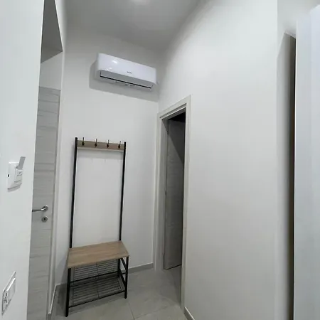 לינה וארוחת בוקר Nigalu House נאפולי