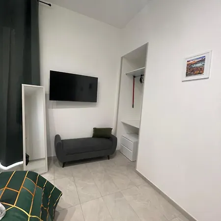 Nigalu House 4* נאפולי