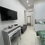 Nigalu House Napels