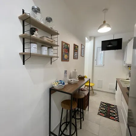 Nigalu House * Naples